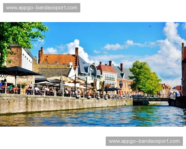 比利时童话与英国风情的碰撞：布鲁日与威尔郡的奇幻旅行